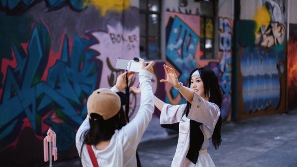 融创配资 上海这座城，孕育出怎样的“玩艺术”的年轻人？